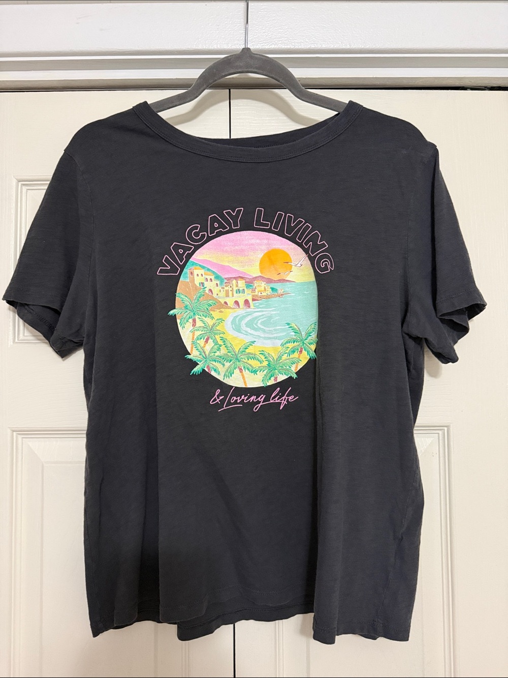 Women’s vacay living tshirt